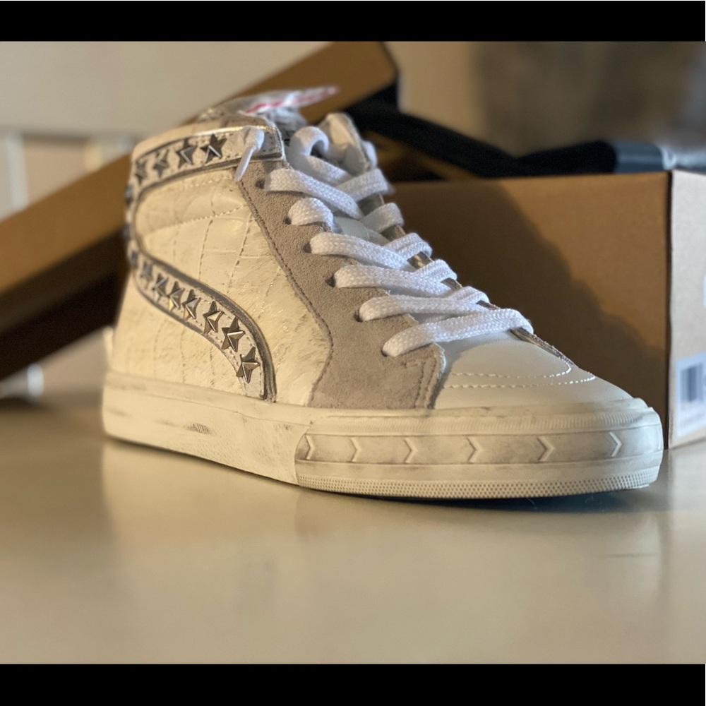NIB Vintage Havana Wild Croc Cloe